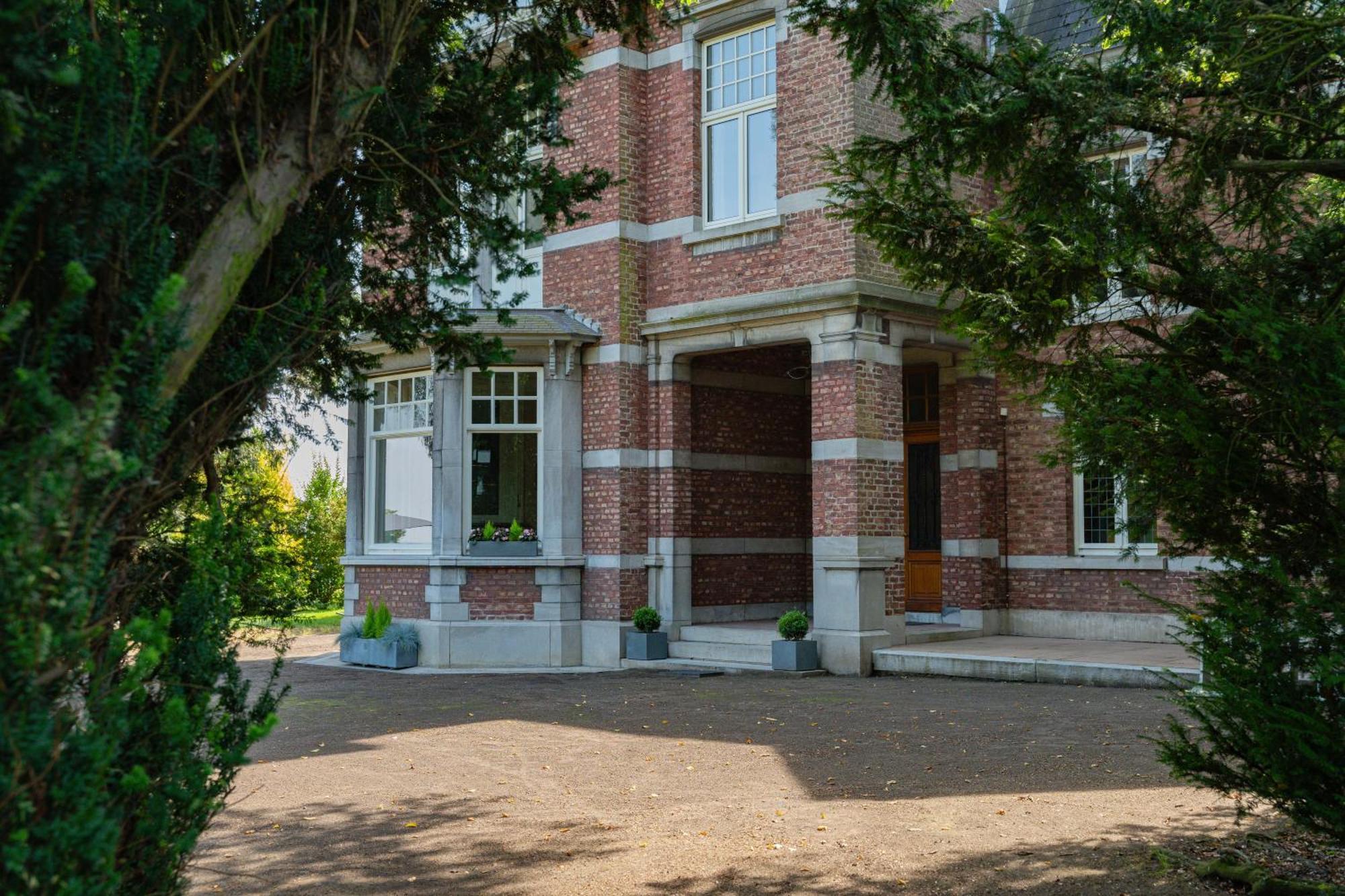 ホテル Manoir Du Moulin Berloz エクステリア 写真
