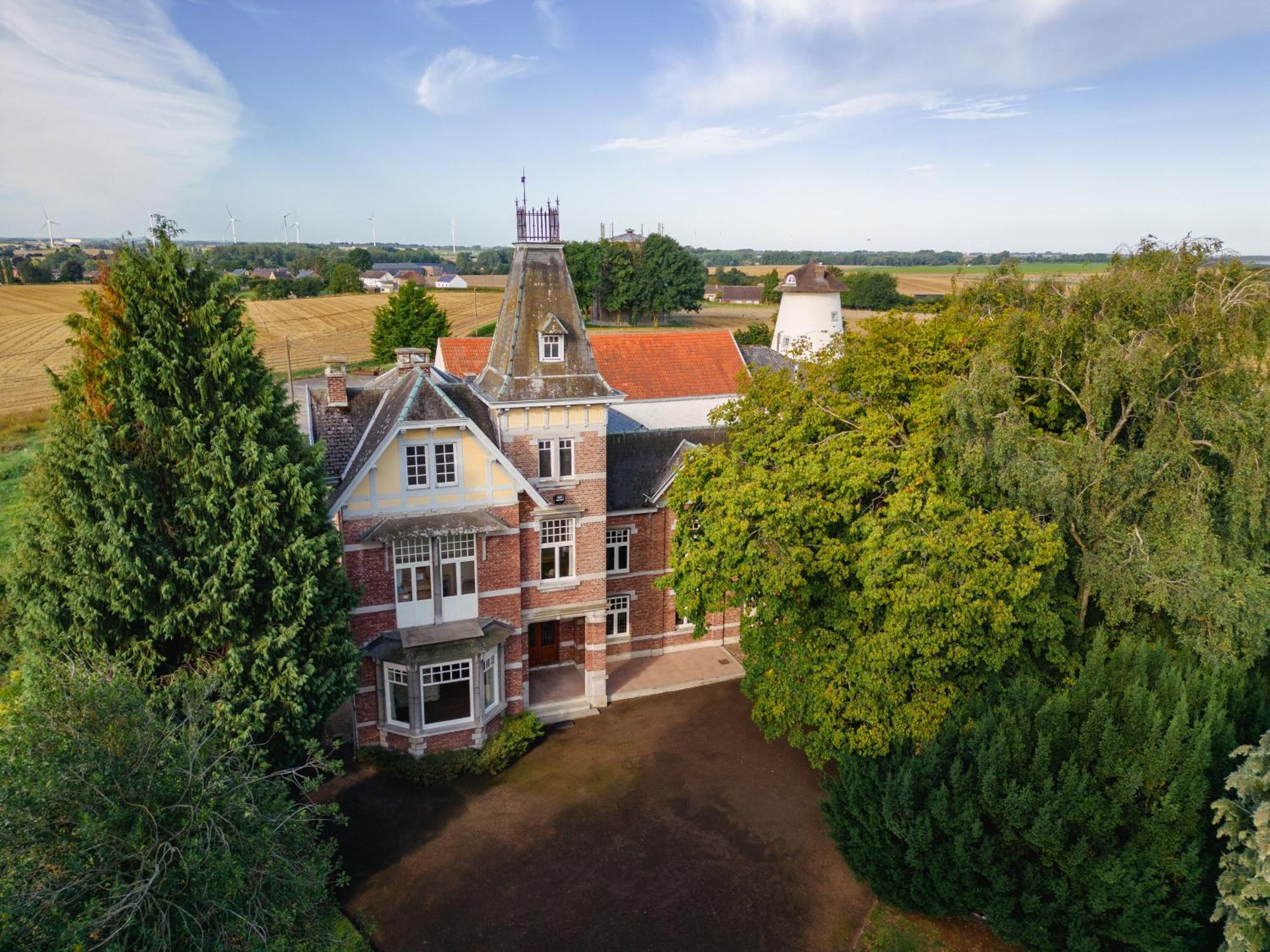 ホテル Manoir Du Moulin Berloz エクステリア 写真